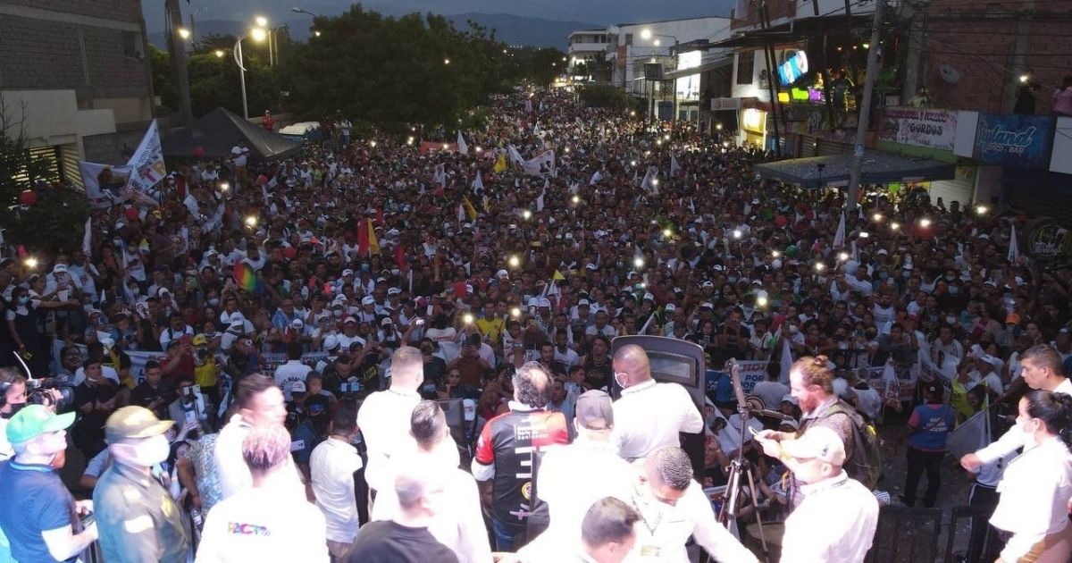 El exalcalde condenado por asesinato que le metió 20 mil personas a Petro en Cúcuta