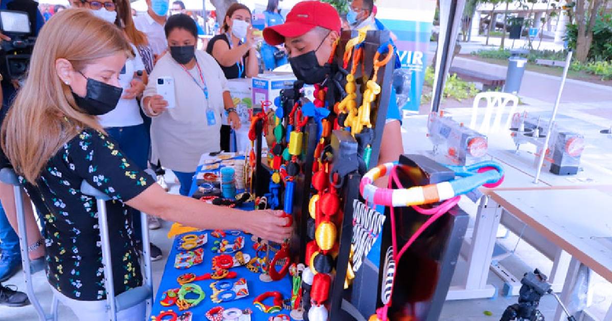 Gob. del Atlántico y Cámara de Comercio de Barranquilla capacitan a 254 jóvenes emprendedores