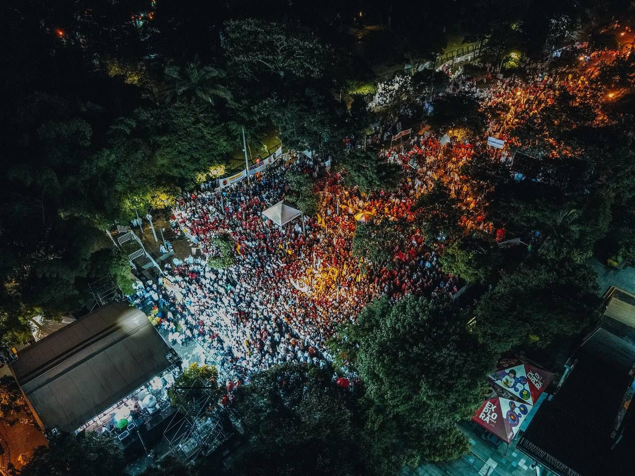  - La competencia por llenar plazas entre Fico y Petro