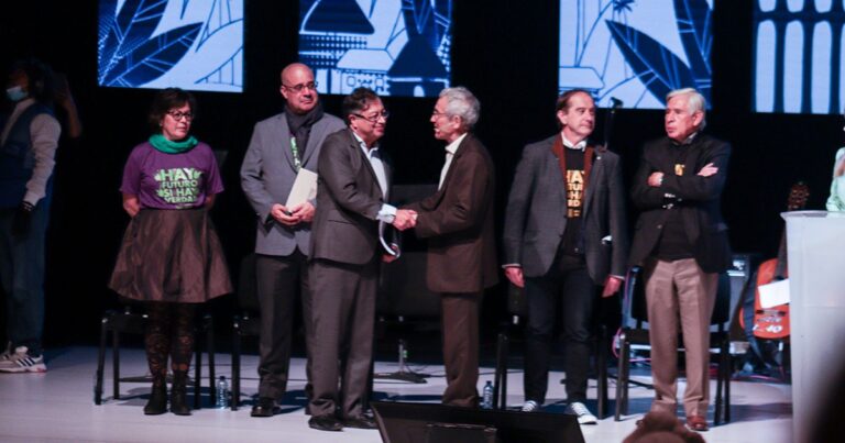  - "Vimos la masacre por tv como si se tratara de una telenovela barata": Francisco de Roux