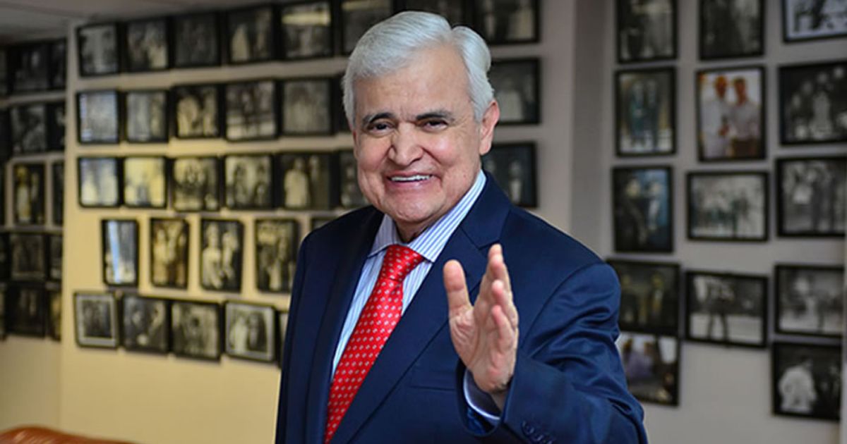 La “patadita de la buena suerte” que le dieron a Jorge Barón