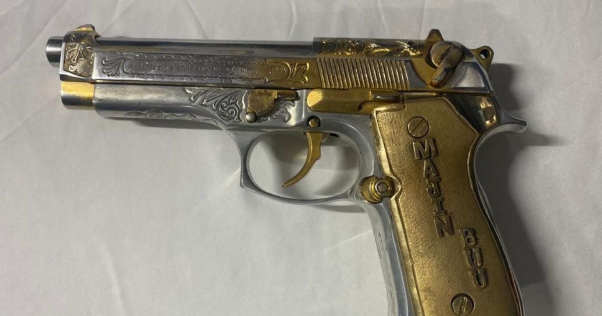 La pistola de oro de Mayimbú