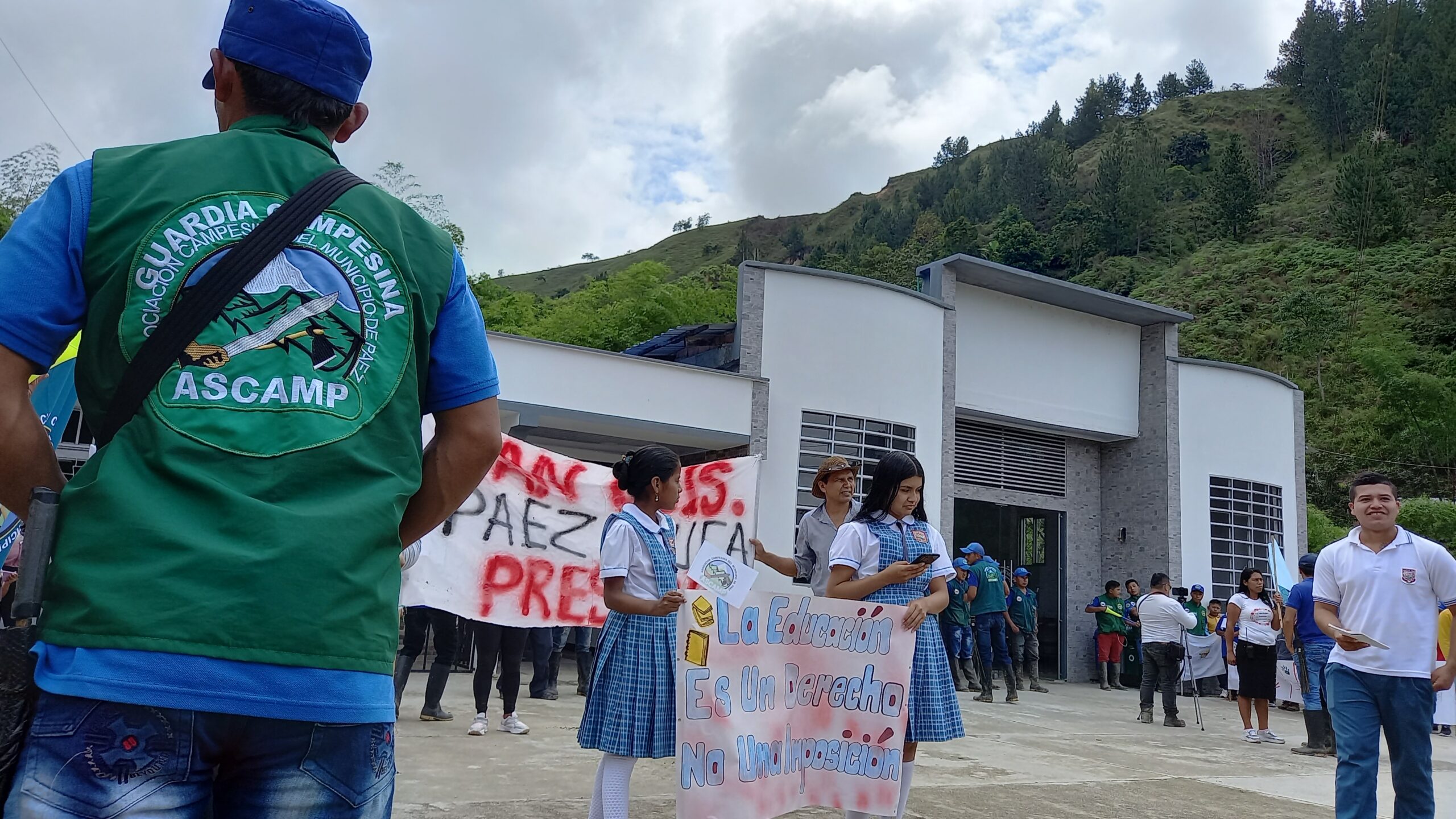  - La pelea entre campesinos e indígenas en Páez, Cauca, por la educación