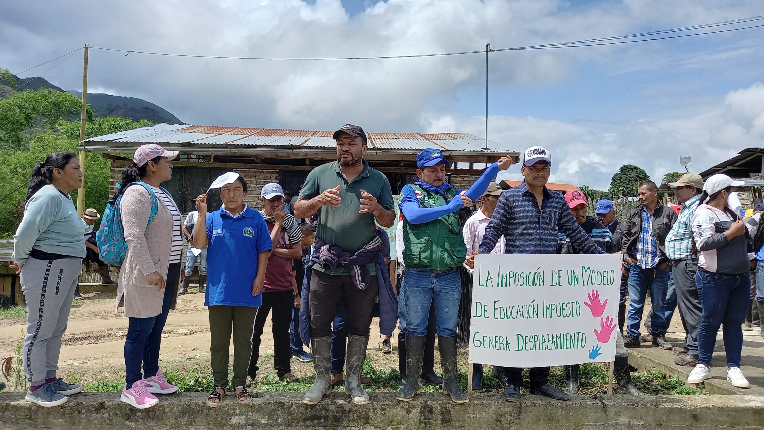  - La pelea entre campesinos e indígenas en Páez, Cauca, por la educación