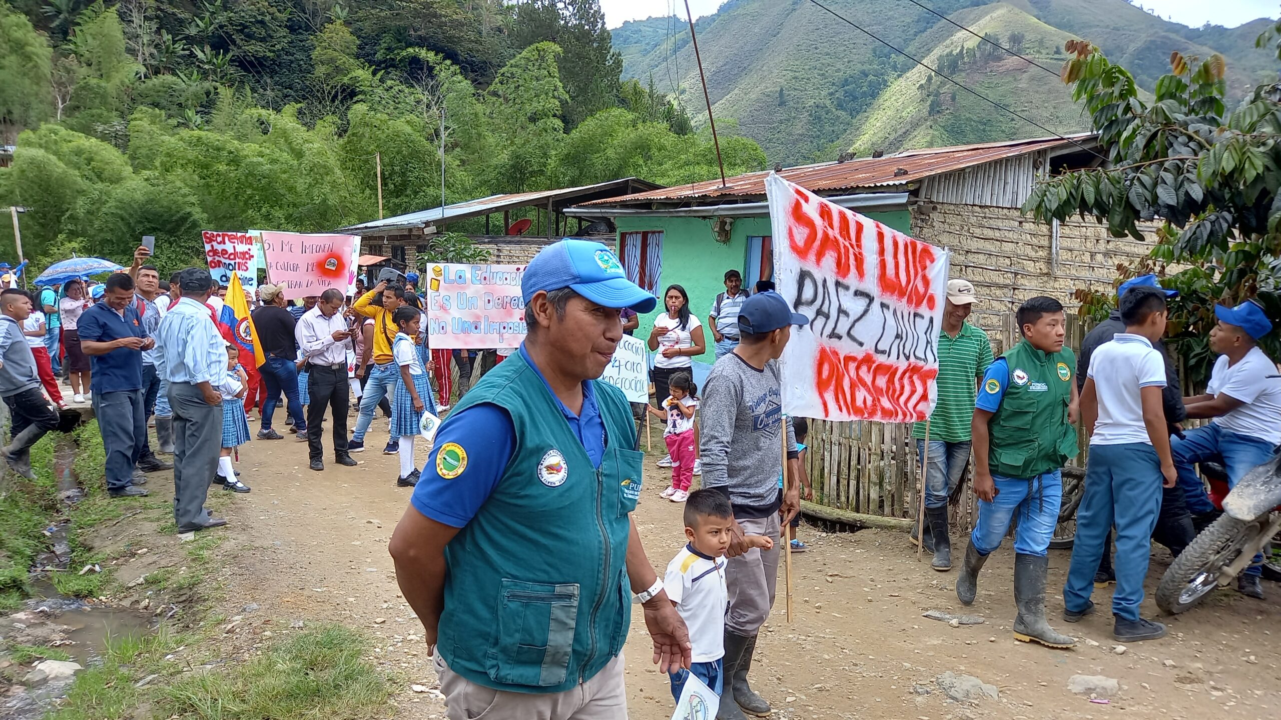  - La pelea entre campesinos e indígenas en Páez, Cauca, por la educación