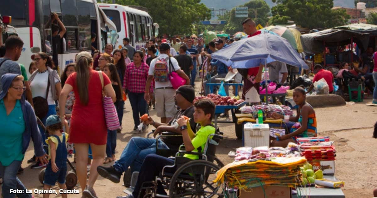 La dura vida en 'La Parada', el último pueblo colombiano antes de pasar la frontera