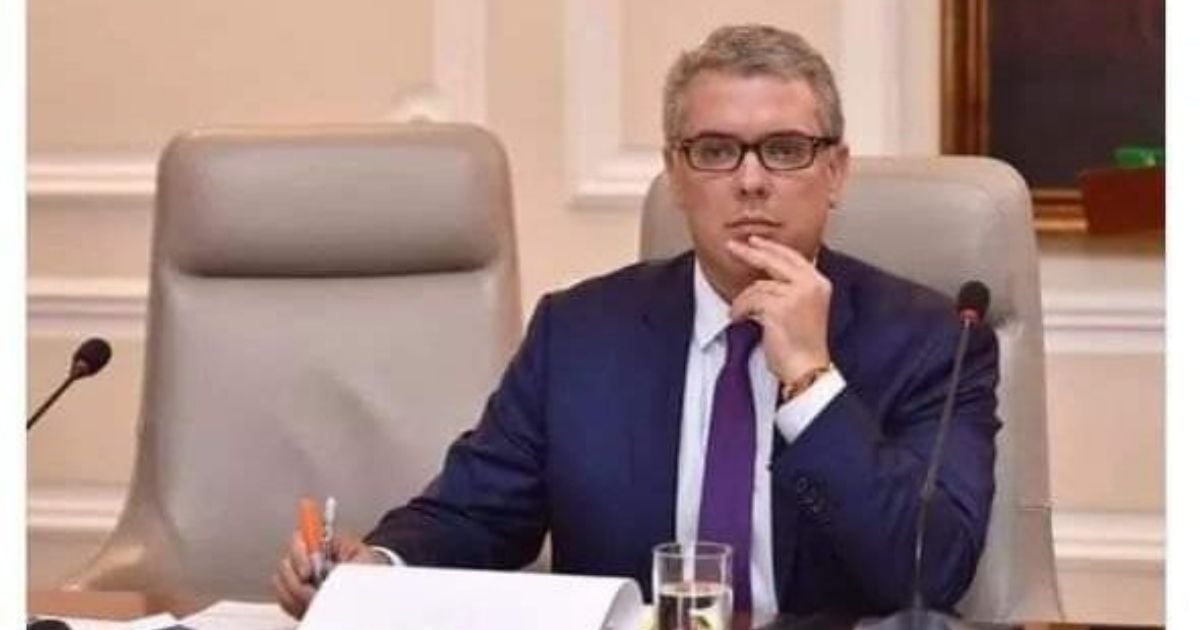 No lo quieren ver ni en pintura: abuchean a Iván Duque los jóvenes en el Congreso