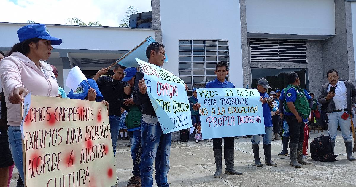 La pelea entre campesinos e indígenas en Páez, Cauca, por la educación