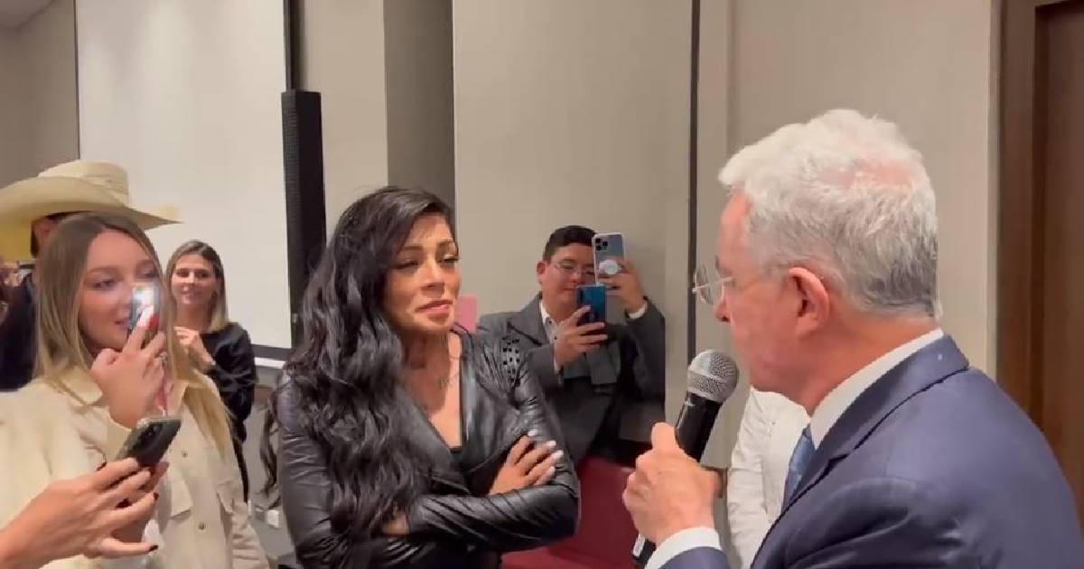 Uribe deja sus cuarteles en Rionegro y llega a Bogotá a darle línea a la bancada