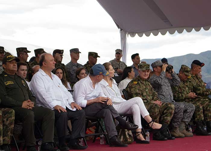 Villegas, Santos y Alberto Mejía, el Ejército en los tiempos de paz. Foto: Leonel Cordero