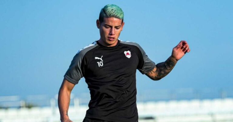  - A James el único que lo voltea a mirar es el peluquero, este es el nuevo look del colombiano