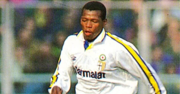 Tino Asprilla - El día que el Tino Asprilla puso a entrenar a sus compañeros a punta de plomo