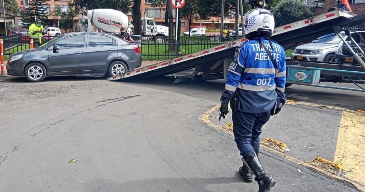 Mucho más que para sacar plata, la verdadera función de los nuevos agentes de tránsito azules