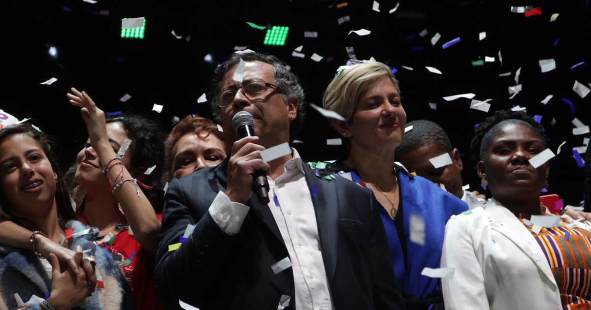 El estilo de Petro que a algunos incomoda y a otros descresta