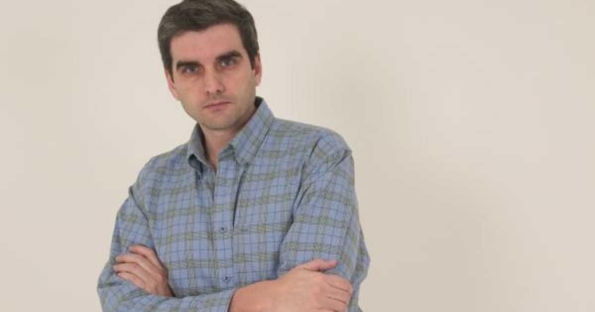 Primer garrotazo de Felix de Bedout a Petro