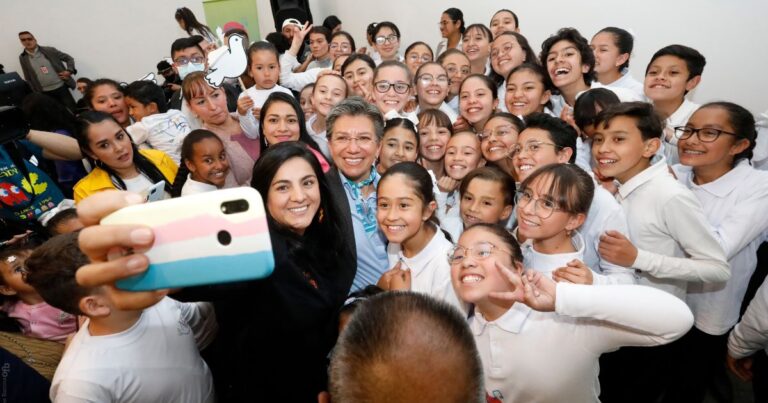  - Por primera vez hijos de firmantes de la paz se reúnen para cantar