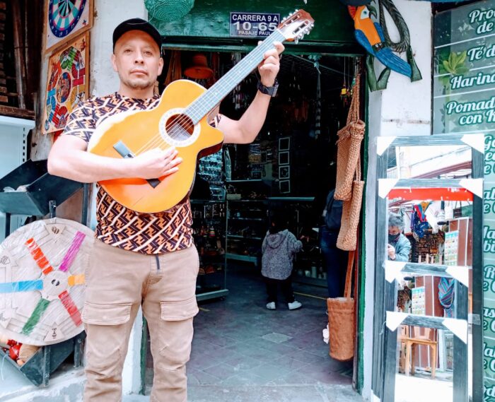  - 40 años de Los Bermúdez, embajadores de típicos y artesanías en el tradicional Pasaje Rivas
