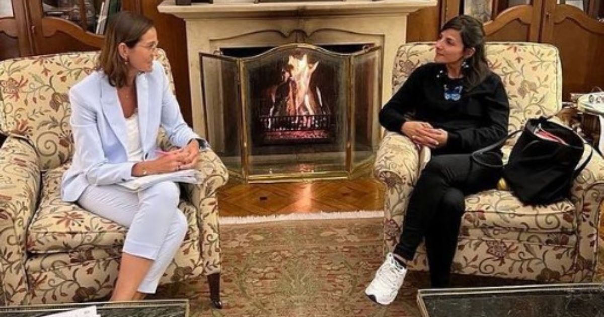 Los tenis ministeriales de Irene Vélez que se robaron el show