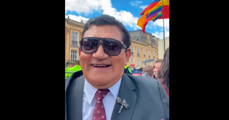  - En primera fila alabando a Petro, la traición de Poncho Zuleta a su ídolo Álvaro Uribe