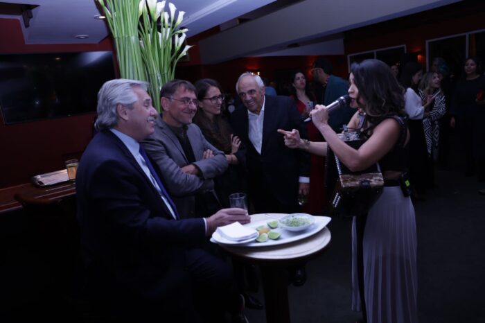  - La reencauchada de Ernesto Samper, armó coctel paralelo a la cena de Duque