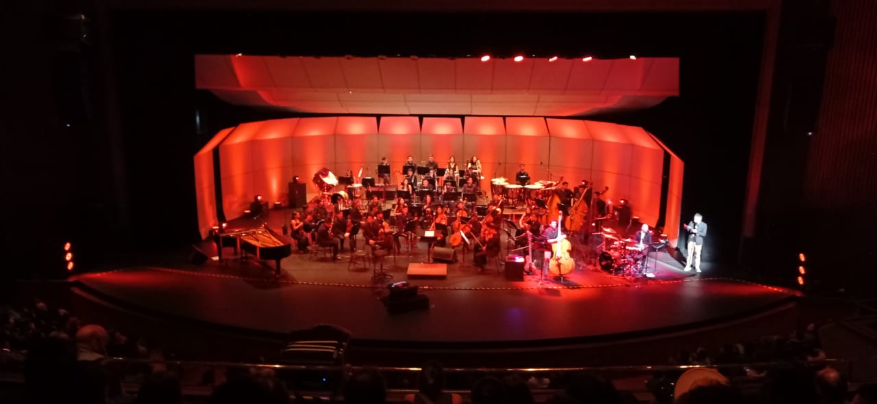  - Grito en el cielo bogotano: las ovaciones a la leyenda Pedro Aznar que casi tumban el teatro Colsubsidio