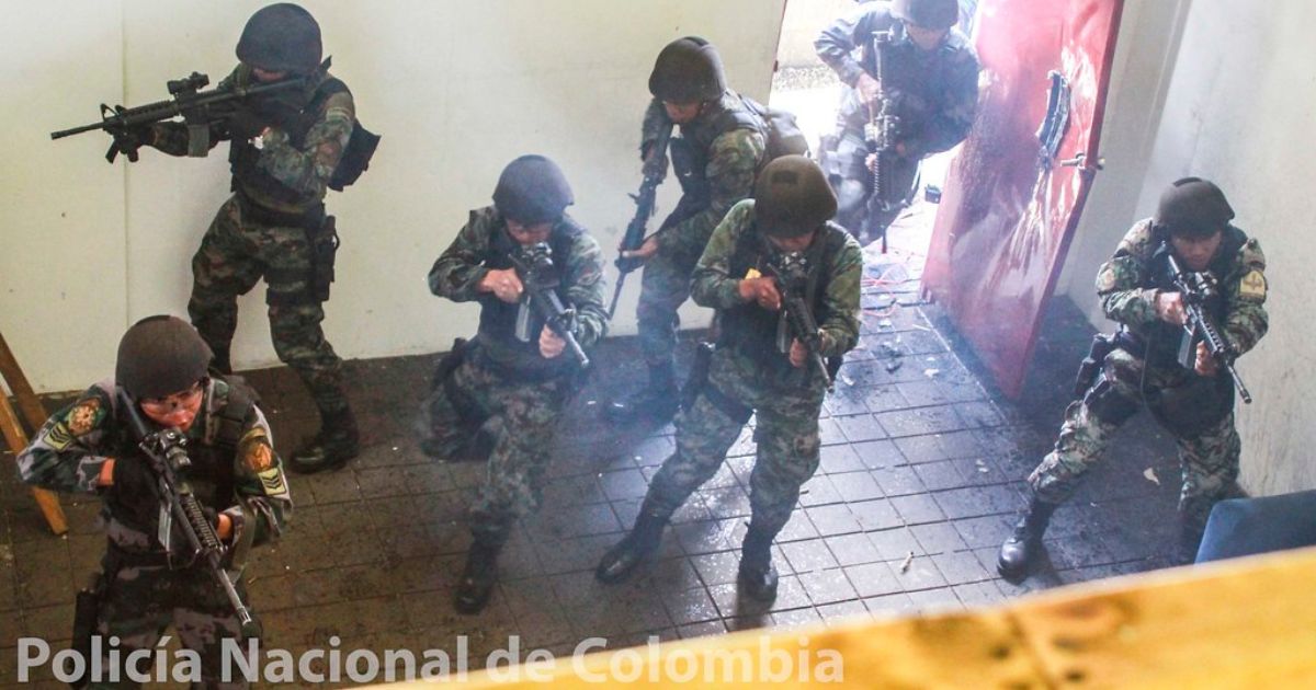 La muerte disfrazada en los rituales del olvido (Poesía del conflicto XXXIII)