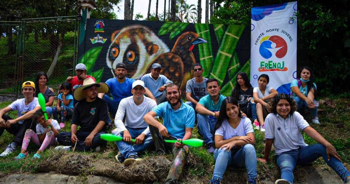 Los jóvenes que convirtieron casas y muros golpeados por la violencia en un museo en Zarzal