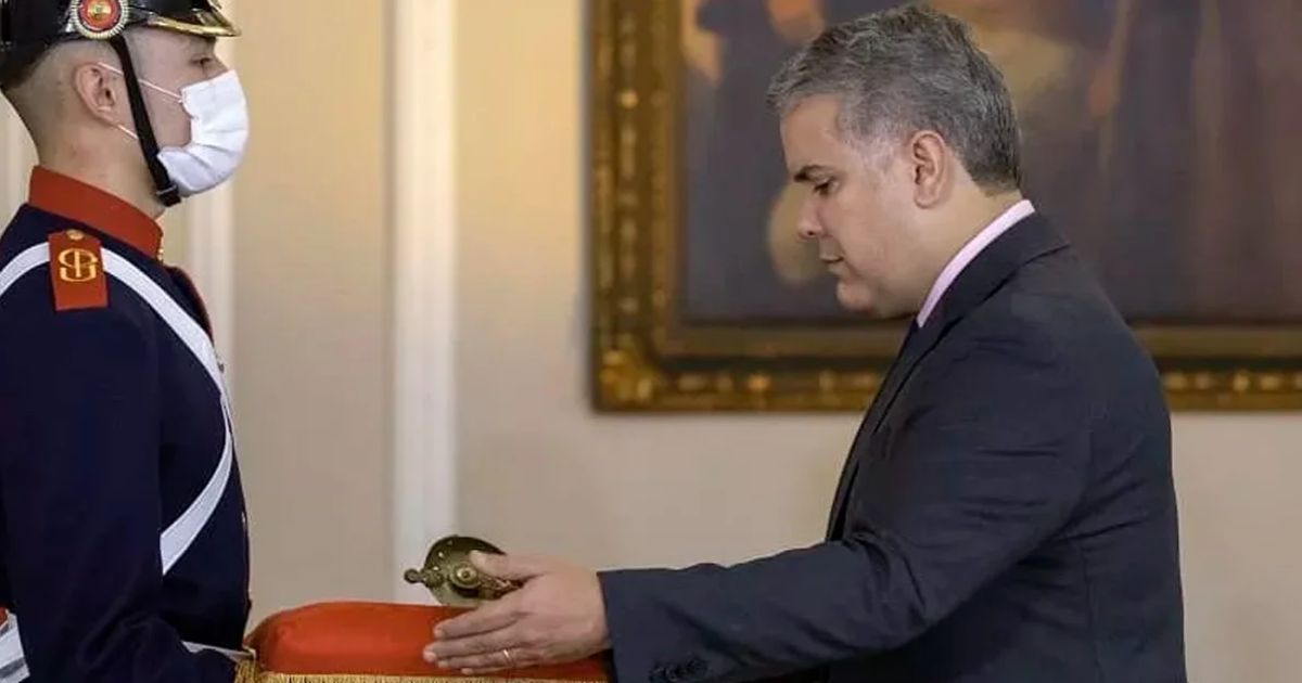 ¿Tanta joda por una espada vieja?: la historia que Duque debería leer para reconocer que hizo pataleta