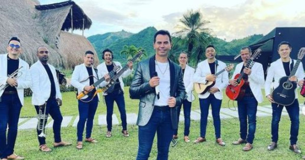 La cirugía estética que se va hacer Jhonny Rivera para quedar igualito a su hijo Andy