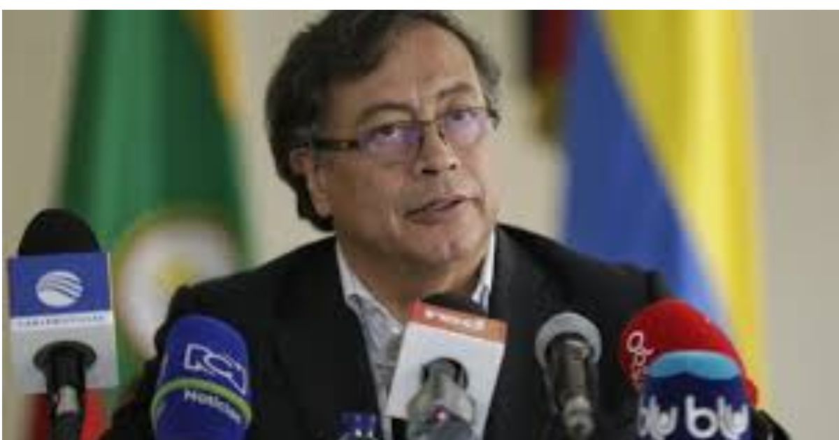 De la lucha armada a la lucha hablada y dispara Petro