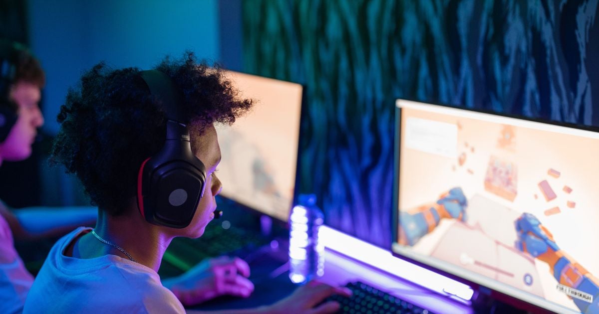 10 tips para que su hijo no corra peligro con videojuegos online