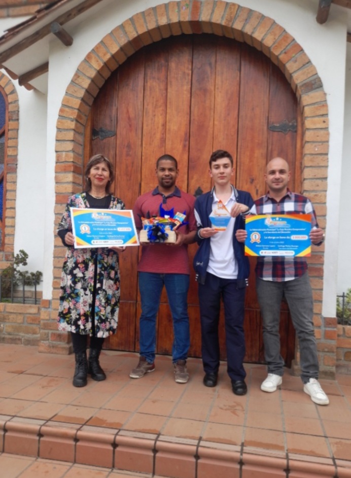  - Joven de un colegio público de Antioquia gana las olimpiadas de conocimiento