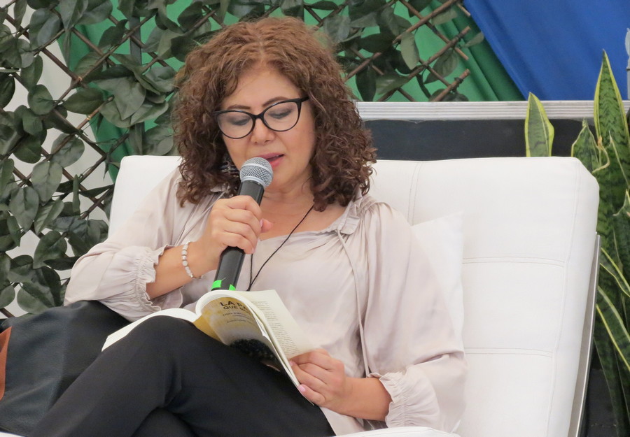  - "Me gusta más escribir que hablar": Pilar Vélez