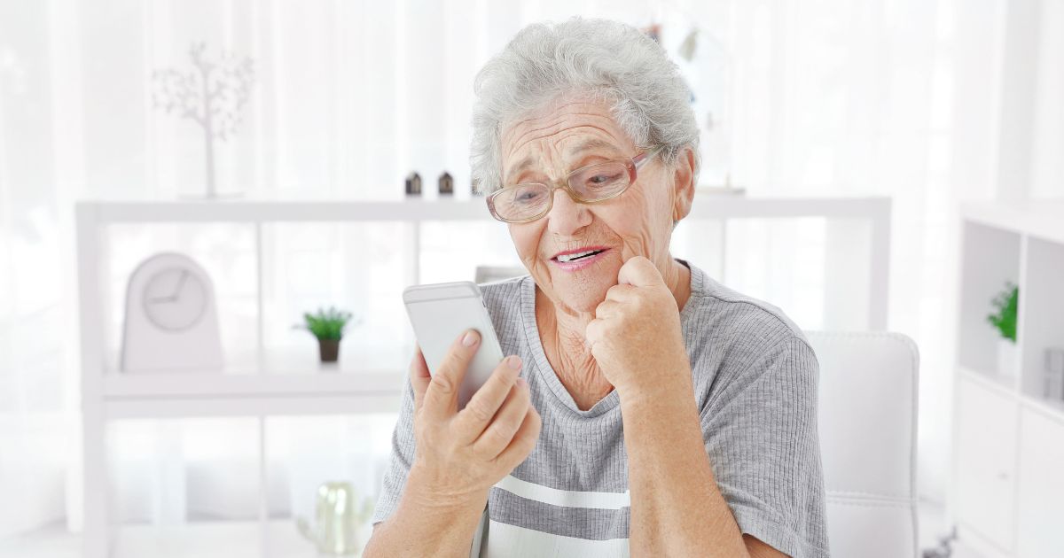 Pedirle a alguien de 80 años que use la app, cree una contraseña y la recuerde: la canallada de las EPS