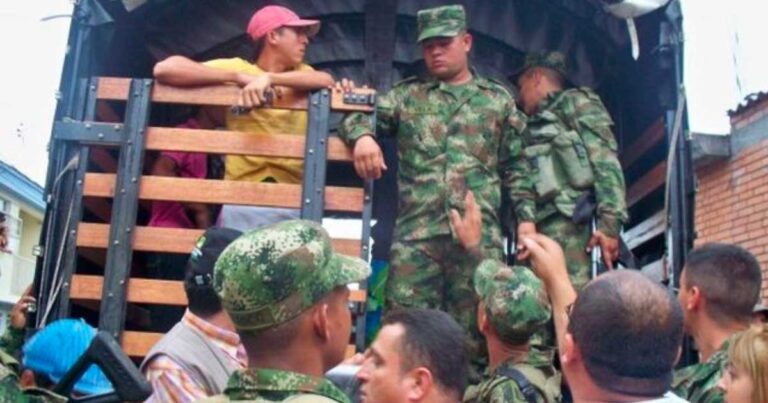  - Se le hundió a Petro el proyecto de acabar con el servicio militar obligatorio