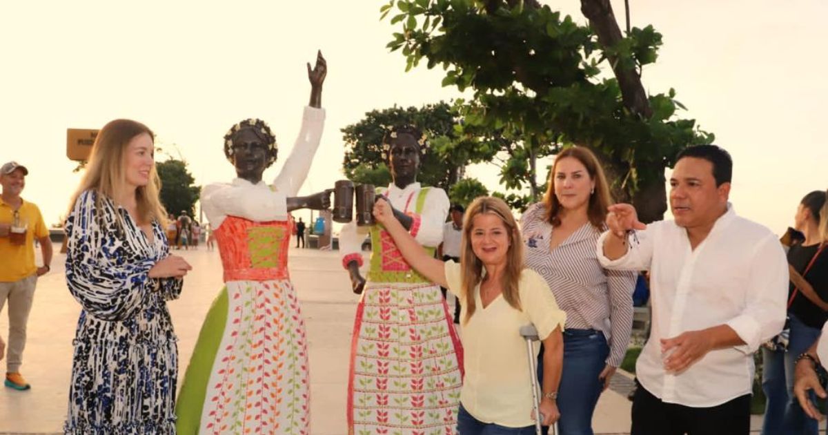 En la Plaza de Puerto Colombia, Gobernadora del Atlántico develó obra en reconocimiento a los inmigrantes alemanes