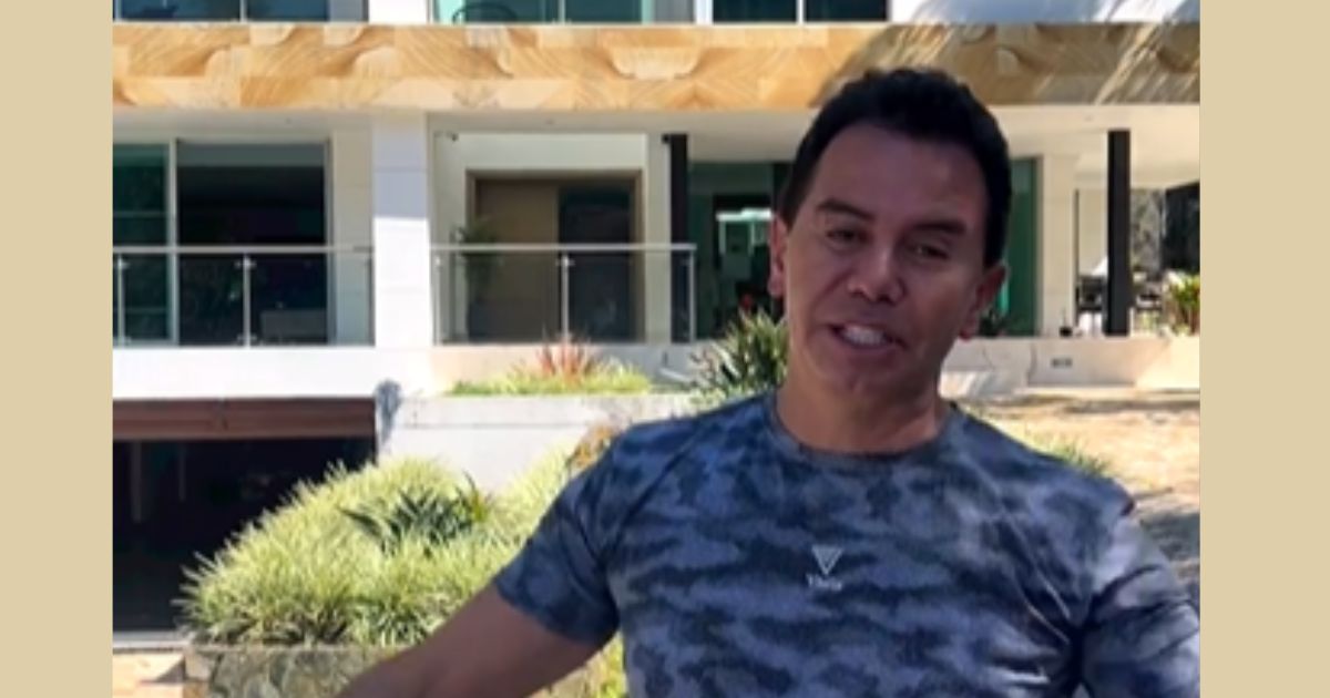 La mansión que Jhonny Rivera construyó en medio de una montaña