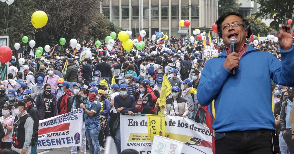 Colombianos entre la confusión y el pánico buscan escondedero a peso