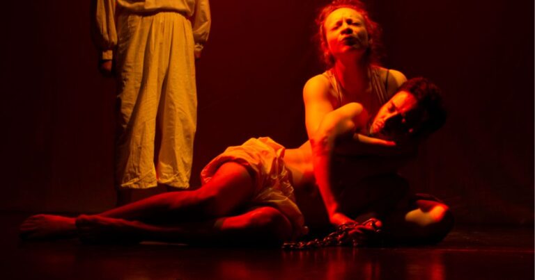  - La obra de teatro que muestra la riqueza y la lucha de la cultura afro durante la esclavitud