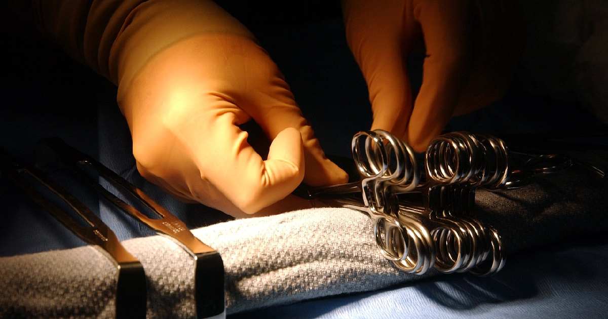 La obsesión por la apariencia que llena de muerte los quirófanos de Medellín