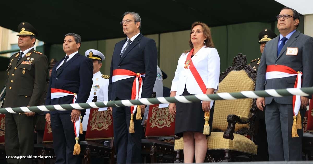 La presidenta de Perú hace revolcón en su gabinete