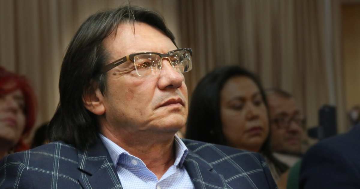 Tiempo cumplido y universidad en su mejor altura