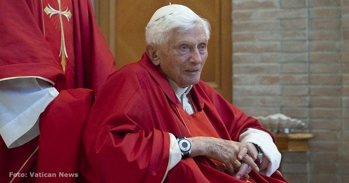 Cartas, misas y telediarios: así fue el encierro de Benedicto XVI como papa emérito