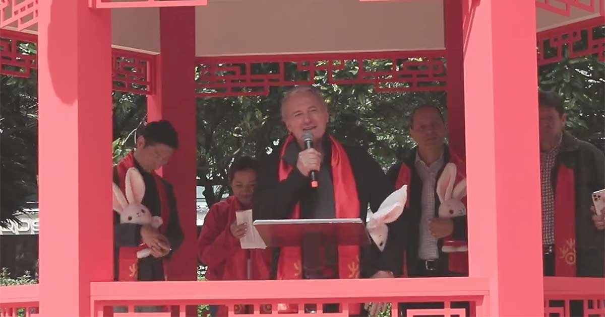 Sergio Cabrera nada que arranca a asumir la Embajada en China