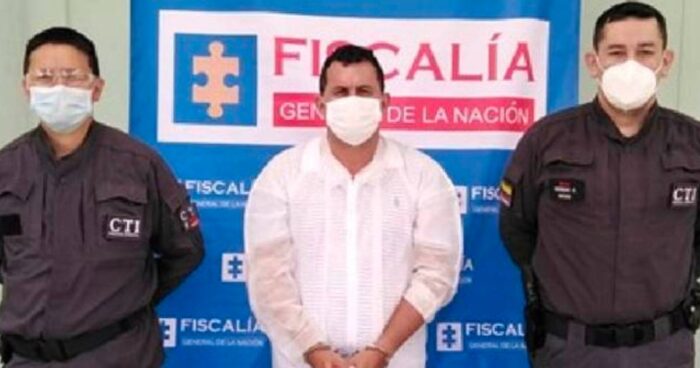 Hombre capturado por ofrecer carne de caballo