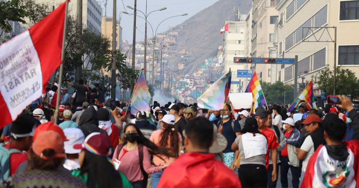 Perú en estado de emergencia después de medio centenar de muertos