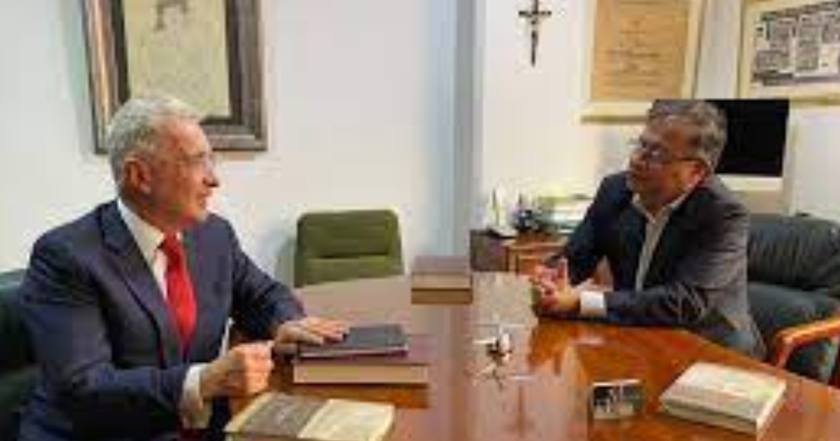 El guardadito con el que Petro convirtió en un cadáver político a Álvaro Uribe Vélez