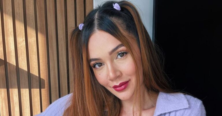 Lina Tejeiro - Solo la cubría una toallita: Lina Tejeiro se mostró completamente al desnudo