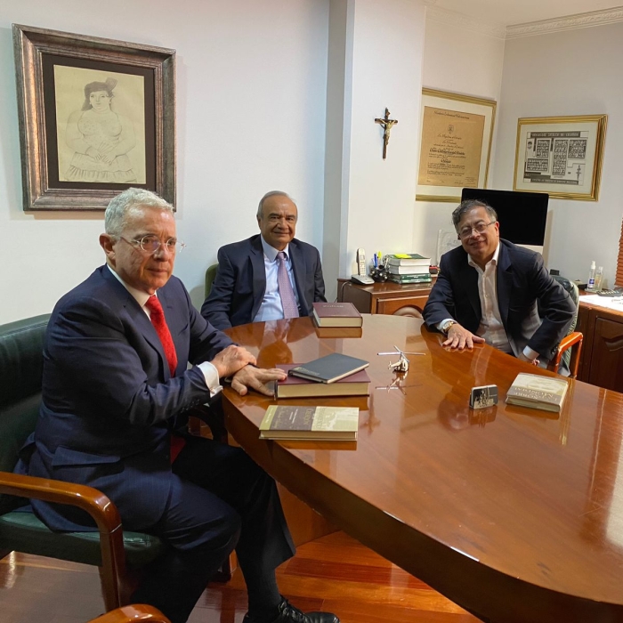  - El enviado de Petro que se le doblegó al alcalde Pumarejo y le soltó la Triple A