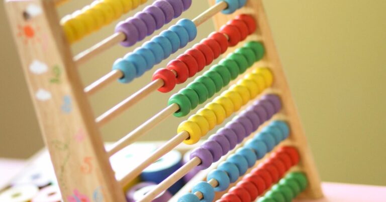  - Del ábaco al ChatGPT, ¿reto pedagógico, condena al pensamiento creativo?